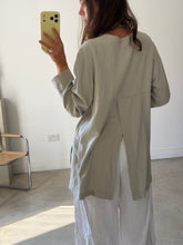 Load image into Gallery viewer, East Linen Blouse