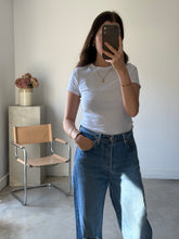 Load image into Gallery viewer, Levi Jeans
