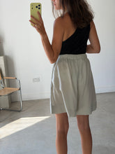 Load image into Gallery viewer, H&M Shorts NEW