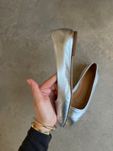 Load image into Gallery viewer, Aeyde Pumps