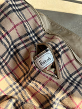 Load image into Gallery viewer, Burberry Trench Coat