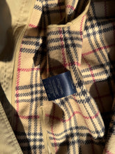 Load image into Gallery viewer, Burberry Trench Coat