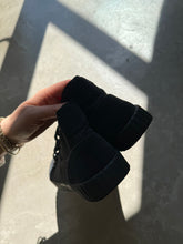 Load image into Gallery viewer, Good News Corduroy Trainers - UK 5