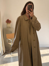 Load image into Gallery viewer, Burberry Trench Coat