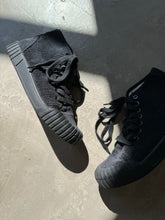 Load image into Gallery viewer, Good News Corduroy Trainers - UK 5