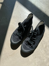 Load image into Gallery viewer, Good News Corduroy Trainers - UK 5