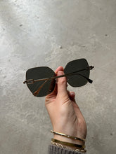 Load image into Gallery viewer, Fendi Sunglasses