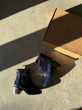 Load image into Gallery viewer, Flattered Croc Boots NEW - UK 5