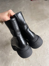 Load image into Gallery viewer, Stuart Weitzman Boots UK 3