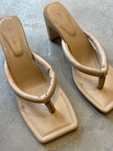 Load image into Gallery viewer, Song Of Style Sandal Heels - UK 6 NEW