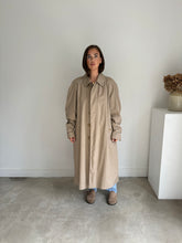 Load image into Gallery viewer, Burberry Trench Coat