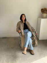 Load image into Gallery viewer, Burberry Trench Coat
