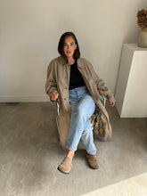 Load image into Gallery viewer, Burberry Trench Coat