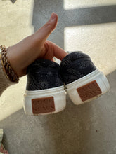 Load image into Gallery viewer, Good News Trainers - UK 4