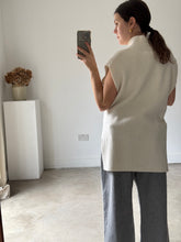 Load image into Gallery viewer, Cefinn Sleeveless Jumper