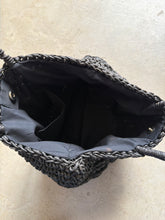 Load image into Gallery viewer, Raffia Beach Shoulder Bag
