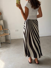Load image into Gallery viewer, Jaeger Silk Skirt
