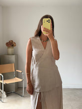 Load image into Gallery viewer, Arket Linen Top

