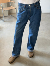 Load image into Gallery viewer, Vintage Levi 501 Jeans

