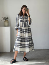 Load image into Gallery viewer, Patterned Midi Dress

