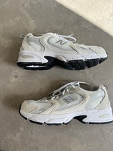 Load image into Gallery viewer, New Balance Trainers - UK 7
