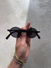 Load image into Gallery viewer, Finlay &amp; Co Sunglasses
