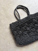 Load image into Gallery viewer, Raffia Beach Shoulder Bag
