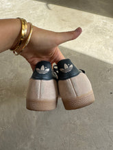 Load image into Gallery viewer, Adidas Suede Gazelle - UK 8
