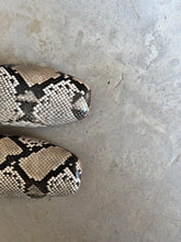 Load image into Gallery viewer, H&amp;M Snakeskin Print Mules
