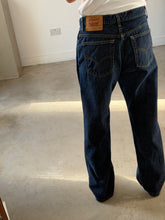 Load image into Gallery viewer, Vintage Levi 555 Jeans
