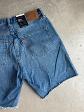 Load image into Gallery viewer, Levi Jean Shorts NEW

