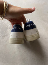 Load image into Gallery viewer, Veja Trainers - UK 5
