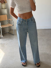 Load image into Gallery viewer, Vintage Levi Jeans
