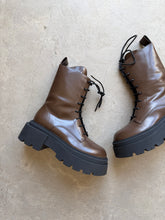 Load image into Gallery viewer, SportMax Boots
