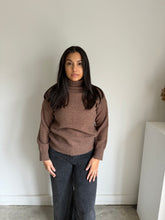 Load image into Gallery viewer, Turtle Neck Jumper
