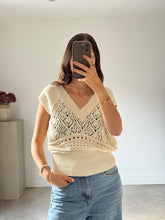 Load image into Gallery viewer, Rouge Villa Vest
