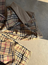 Load image into Gallery viewer, Burberry Trench Coat
