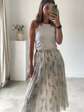 Load image into Gallery viewer, Laura Ashley Skirt
