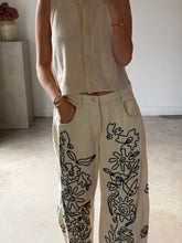 Load image into Gallery viewer, Free People Jeans
