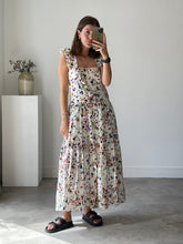 Load image into Gallery viewer, Stella &amp; Suzie Floral Open Back Dress
