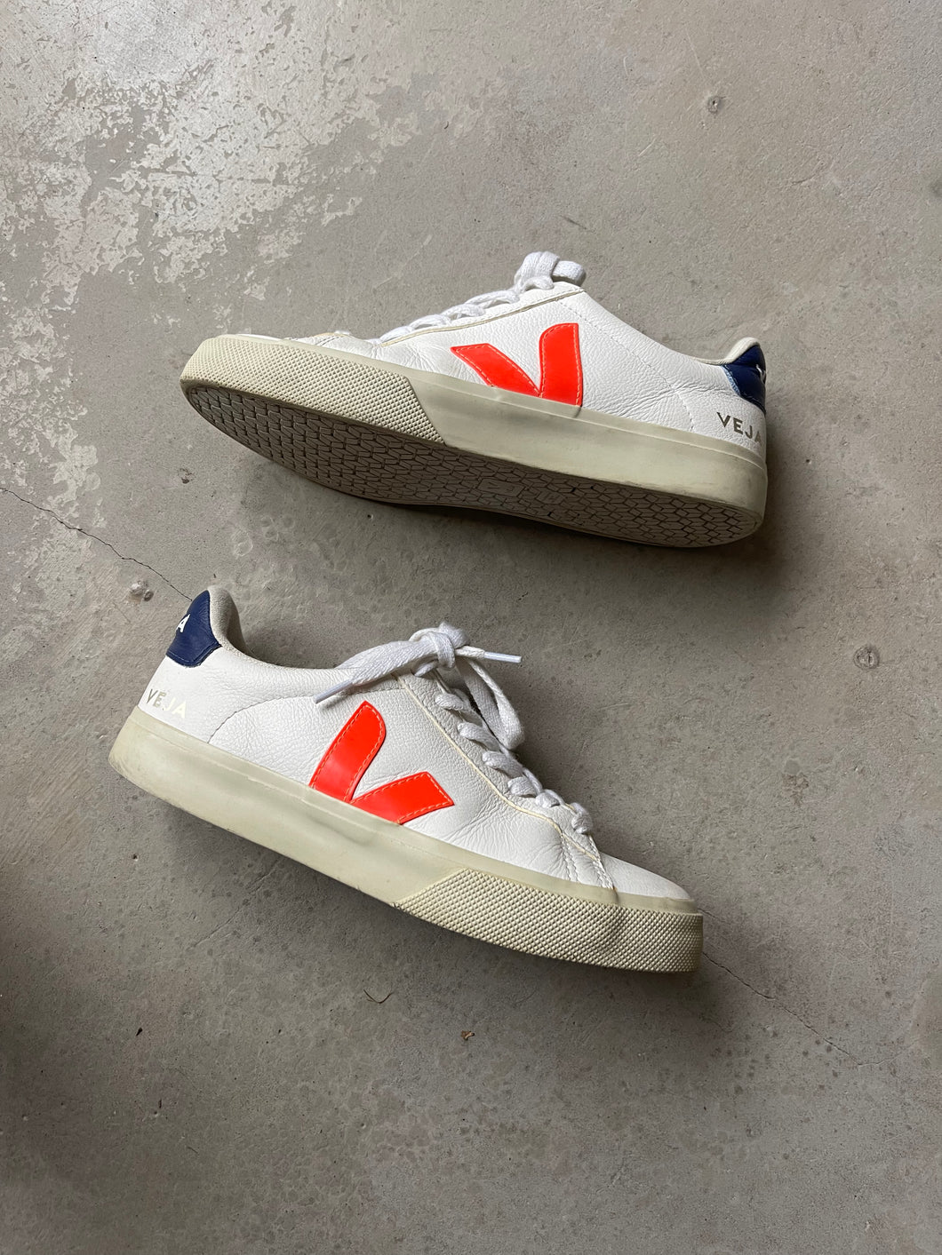 Veja Trainers - UK 5