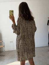 Load image into Gallery viewer, Marks &amp; Spencer Blouse
