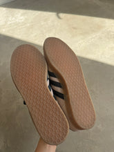 Load image into Gallery viewer, Adidas Suede Gazelle - UK 8
