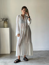 Load image into Gallery viewer, H&amp;M Dress
