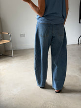 Load image into Gallery viewer, Everlane Jeans
