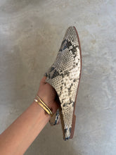 Load image into Gallery viewer, H&amp;M Snakeskin Print Mules
