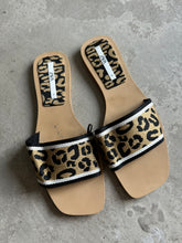 Load image into Gallery viewer, Zara Leopard Sandals - UK 8
