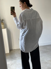 Load image into Gallery viewer, H&amp;M Linen Shirt
