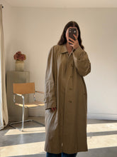 Load image into Gallery viewer, Burberry Trench Coat
