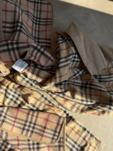 Load image into Gallery viewer, Burberry Trench Coat
